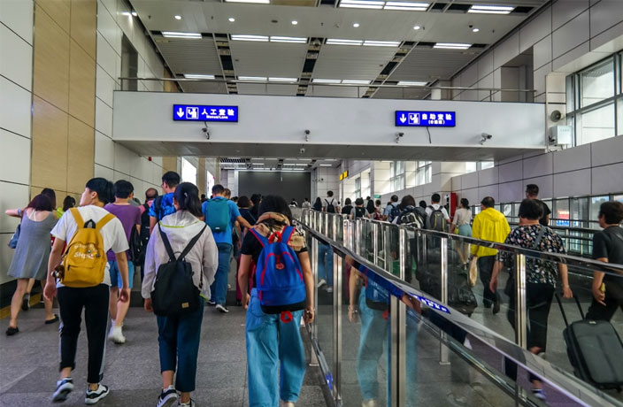 How to Cross Between Shenzhen and Hong Kong Amid Border Closures